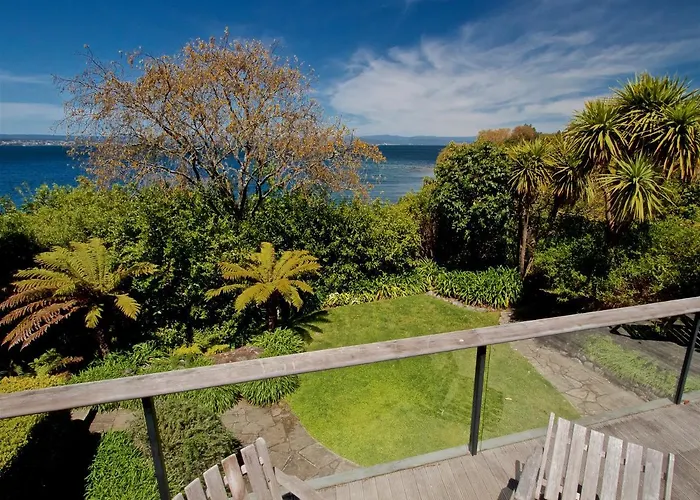 Kauawhi Lodge - Acacia Bay Holiday Home